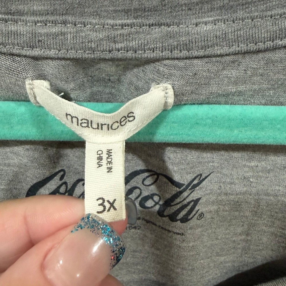 Maurices Coca-Cola Polar Bear Penguin Graphic Tee Gray Plus Size 3X - Picture 3 of 6